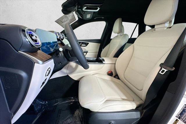 New 2026 Polar White Mercedes-Benz GLC 300 image 48