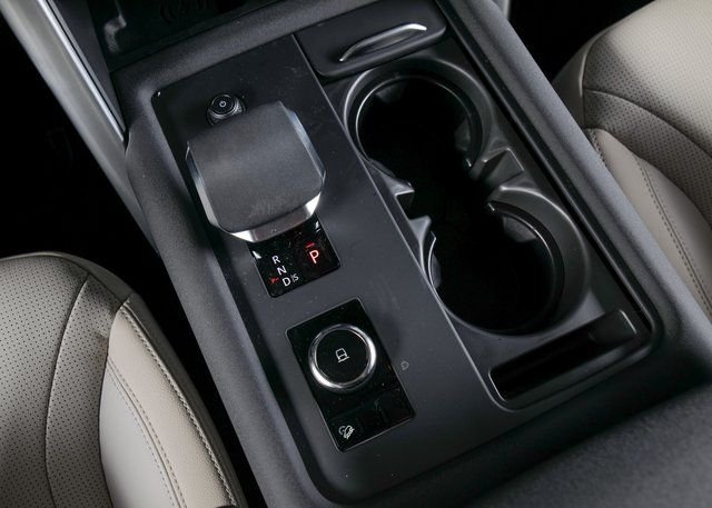 New 2026 Eiger Grey Land Rover Dynamic SE image 13