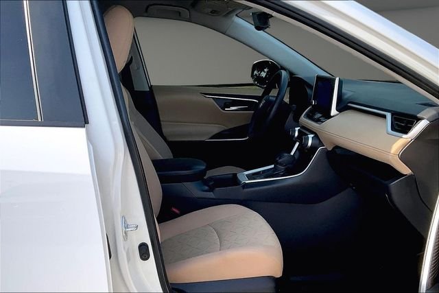 Used 2025 White Toyota XLE image 7