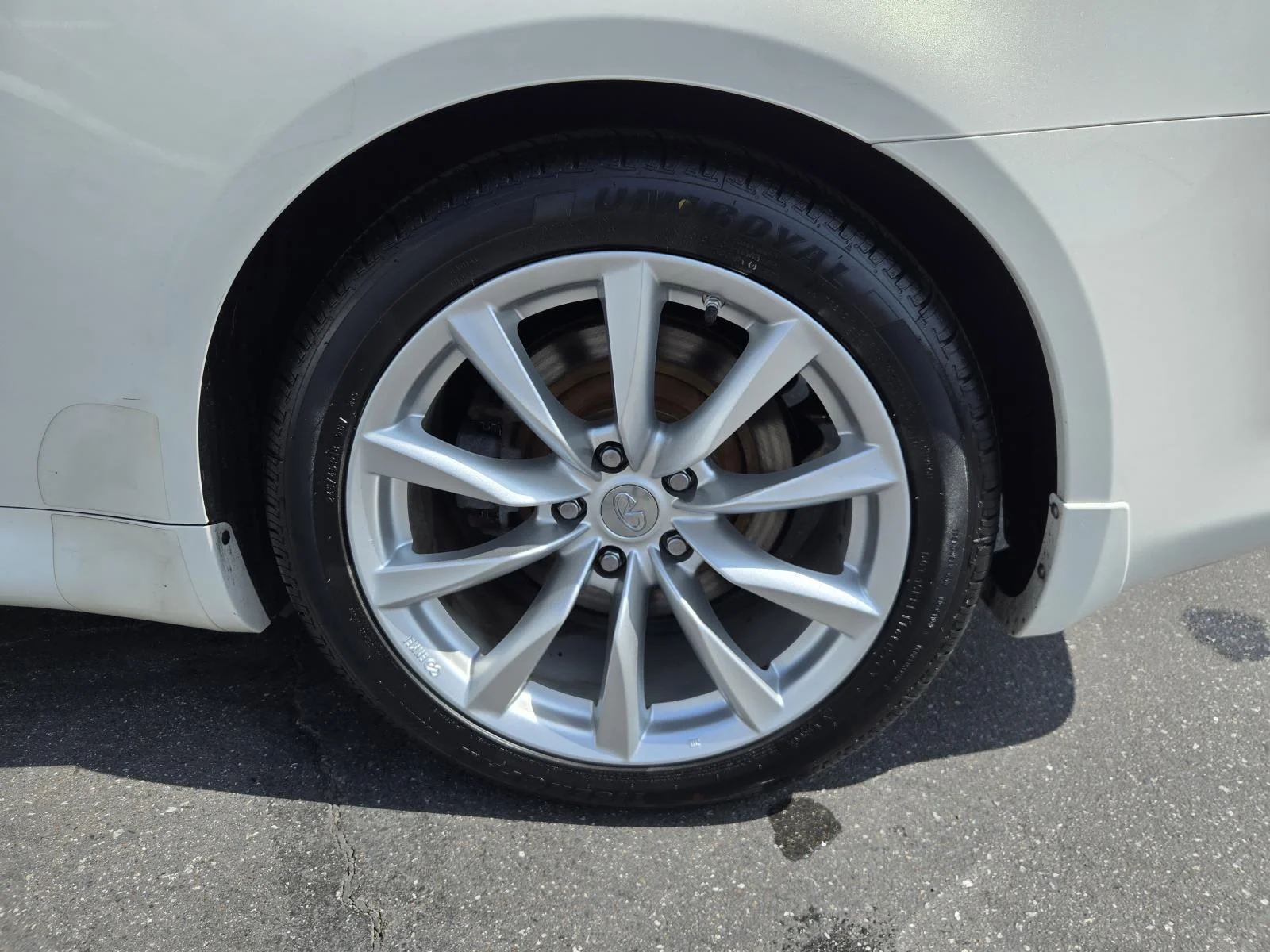 Used 2011 Moonlight White INFINITI 2dr Base image 33