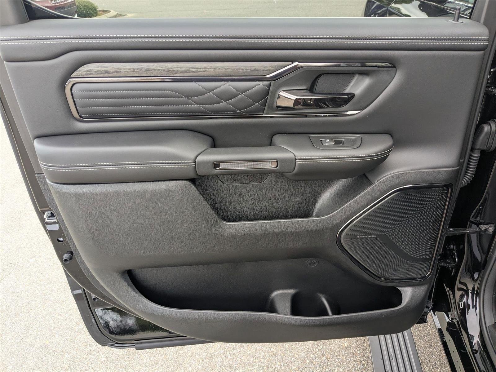 2026 RAM 1500 Limited - Photo 24