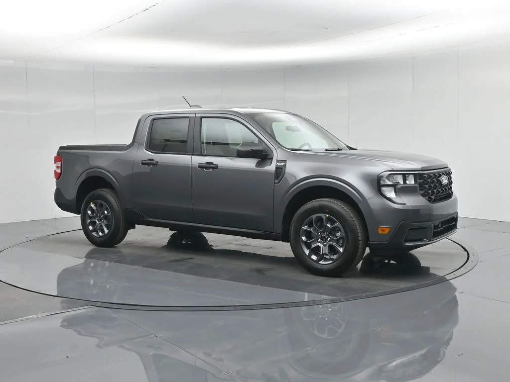 New 2026 Carbonized Gray Metallic Ford XLT image 32