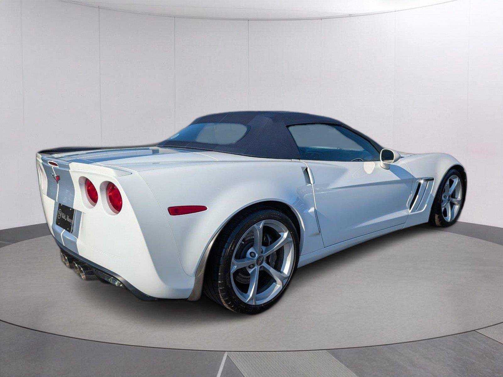Used 2013 ARCTIC WHITE Chevrolet Grand Sport 4LT image 7