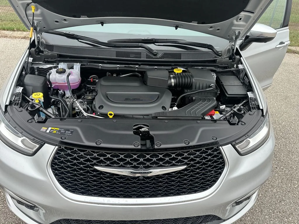 2026 Chrysler Pacifica Pinnacle - Photo 9