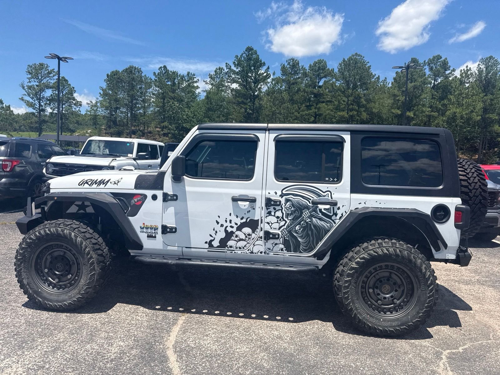 Used 2022 White Jeep Unlimited Sport Altitude image 4