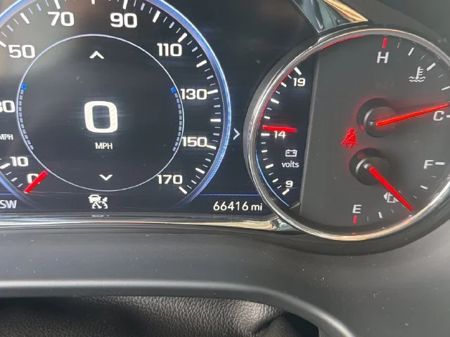 Used 2022 WHITE FROST TRICOAT GMC Denali image 20