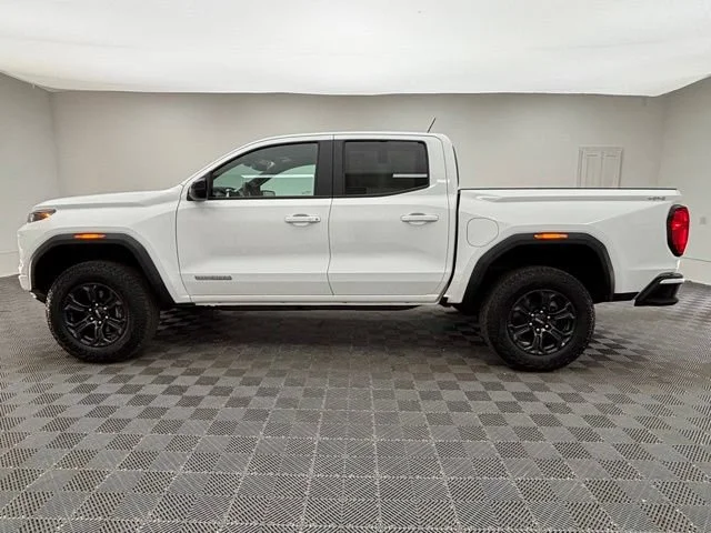 Used 2025 Summit White GMC Elevation image 10
