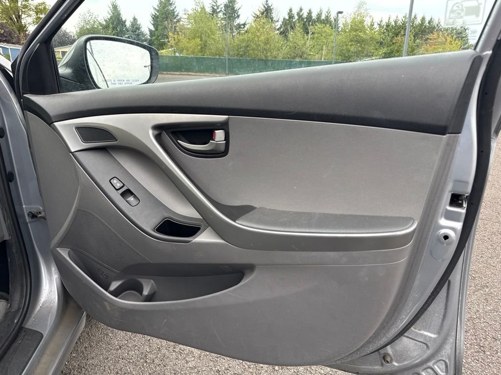 Used 2016 Shale Gray Metallic Hyundai SE image 20