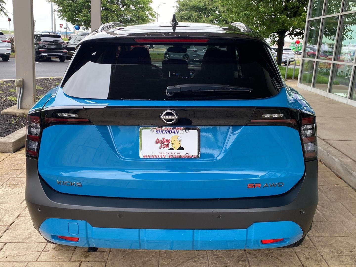 New 2026 Arctic Ice Blue Metallic / Super Black Two-tone Nissan SR image 6