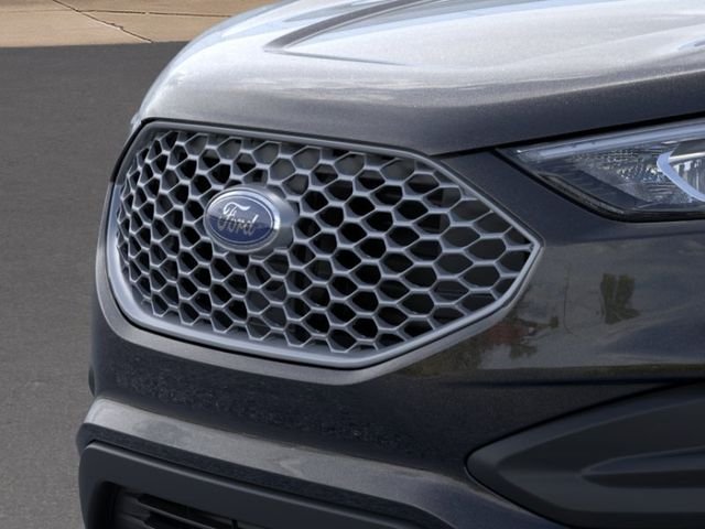 New 2024 Agate Black Metallic Ford SE image 17