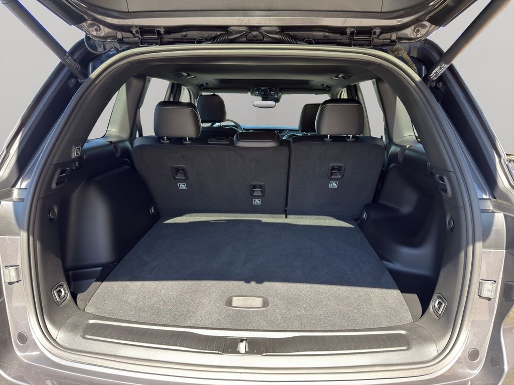 Used 2024 Baltic Gray Metallic Clearcoat Jeep Altitude X image 9
