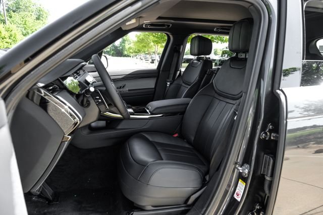 New 2026  Land Rover SE image 44
