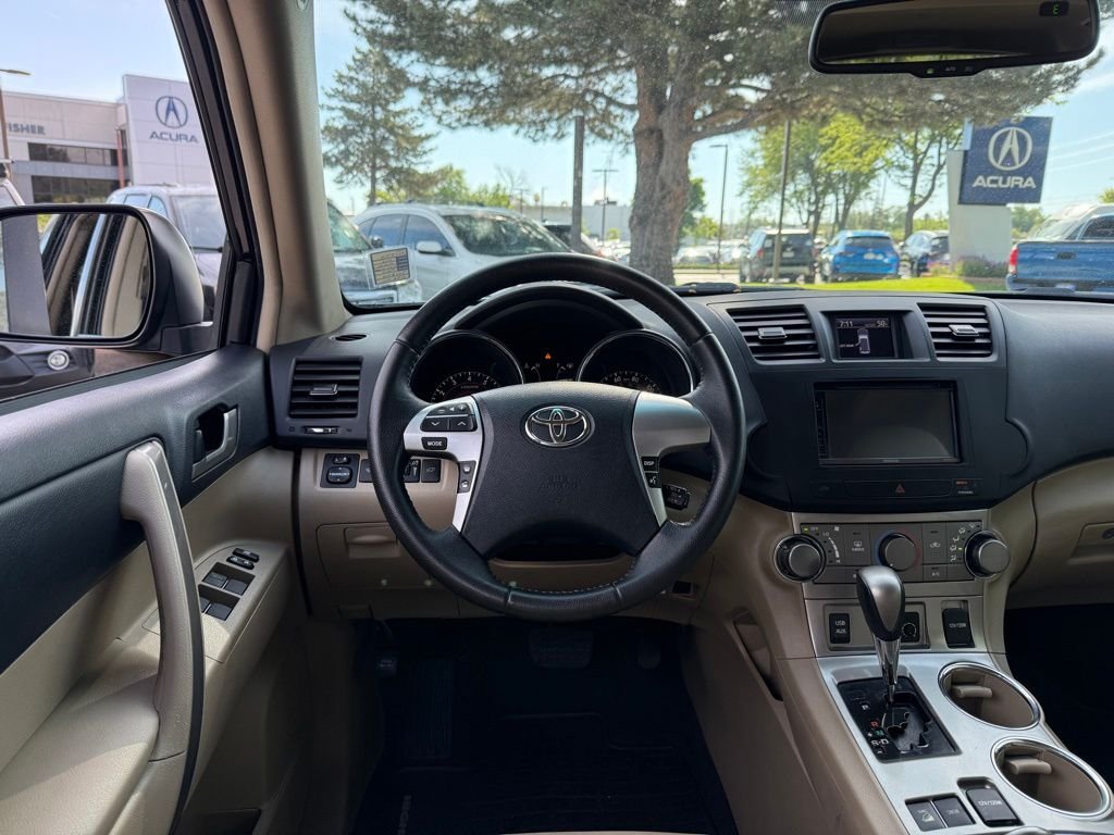 Used 2012 Toyota Highlander SE with VIN 5TDBK3EH0CS134608 for sale in Boulder, CO