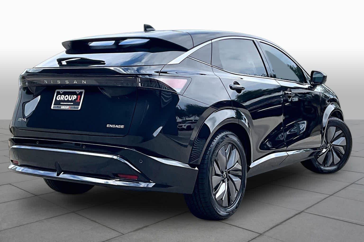 Used 2023 Black Diamond Pearl Nissan ENGAGE image 12