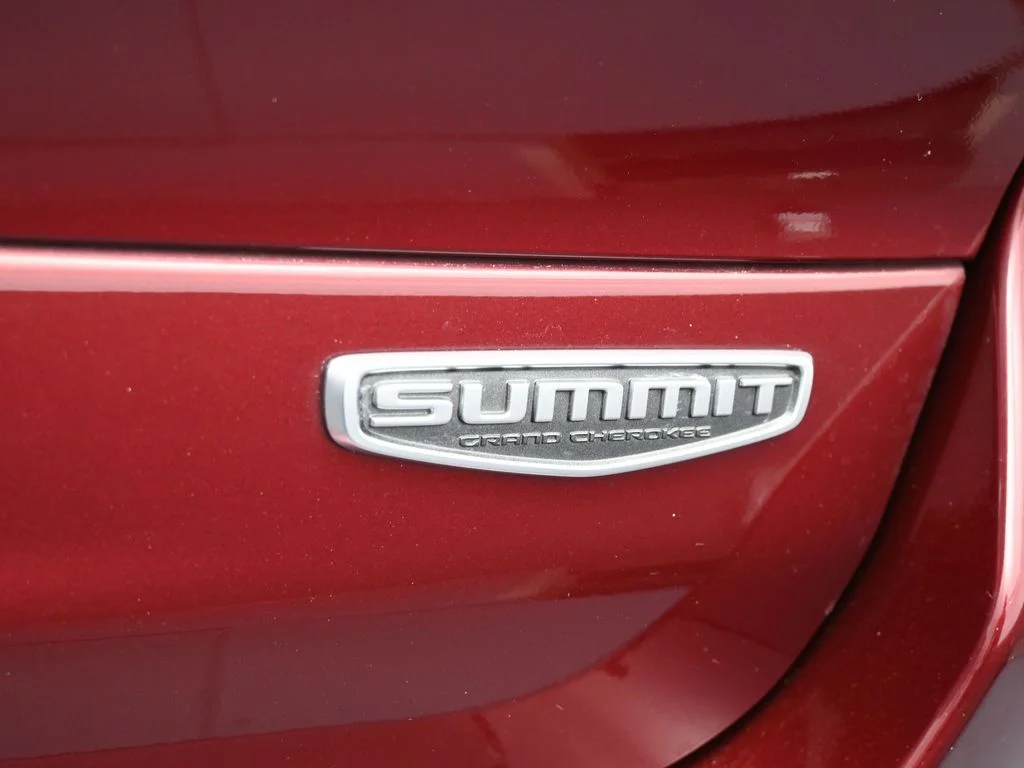 Used 2023 Velvet Red Pearlcoat Jeep Summit image 42