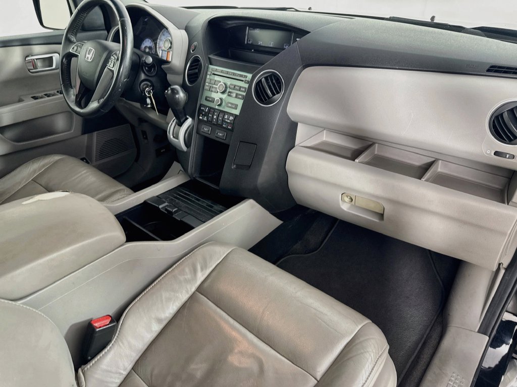 Used 2011 Black Honda EX-L image 35