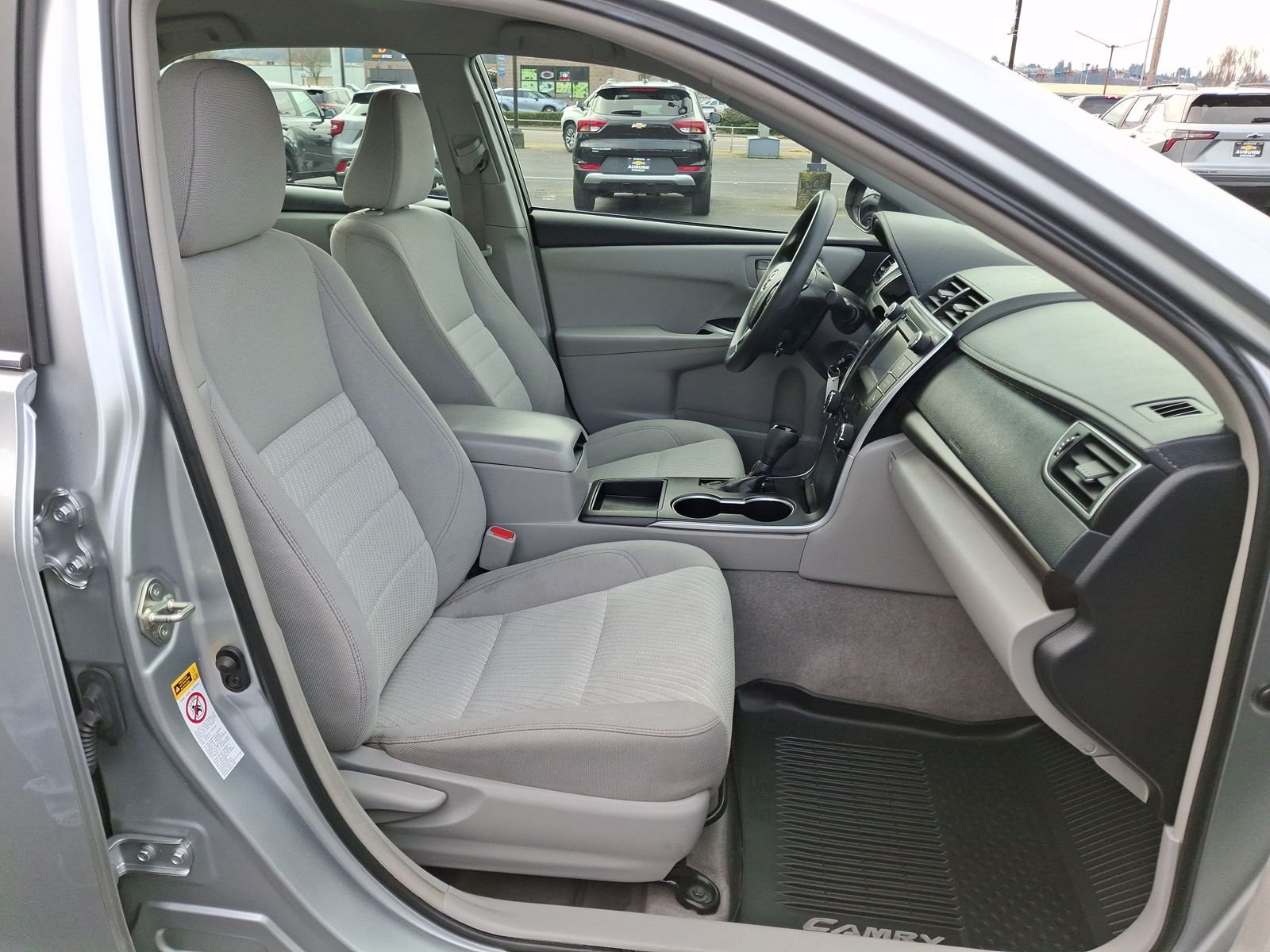 2017 Toyota Camry LE - Photo 26