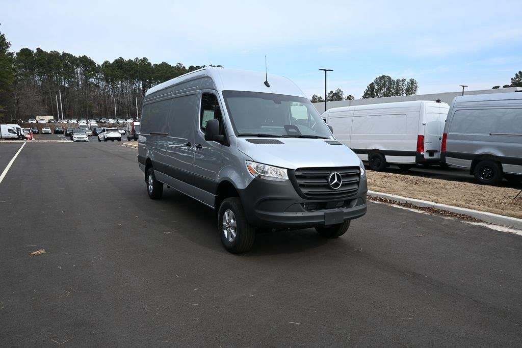Used 2026 high-tech silver metallic Mercedes-Benz 2500 High Roof I4 Diesel HO 170" AWD image 24