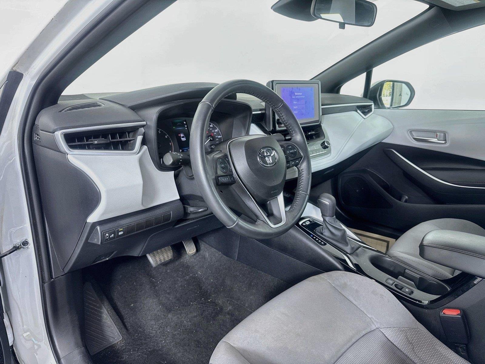 Used 2024 Ice Cap Toyota SE image 9