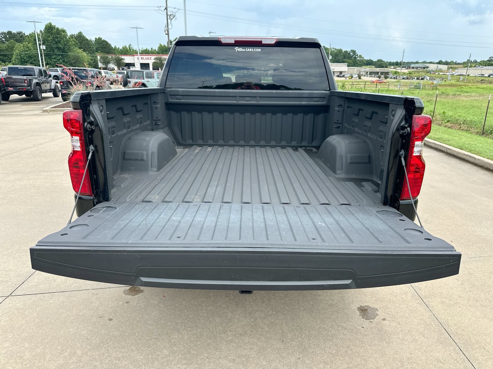 Used 2025 Black Chevrolet Custom image 22