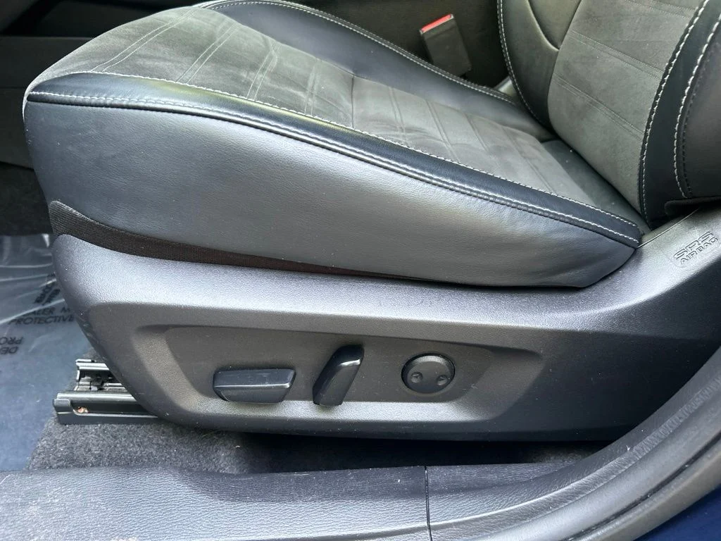 Used 2024 Black Mitsubishi SE image 16