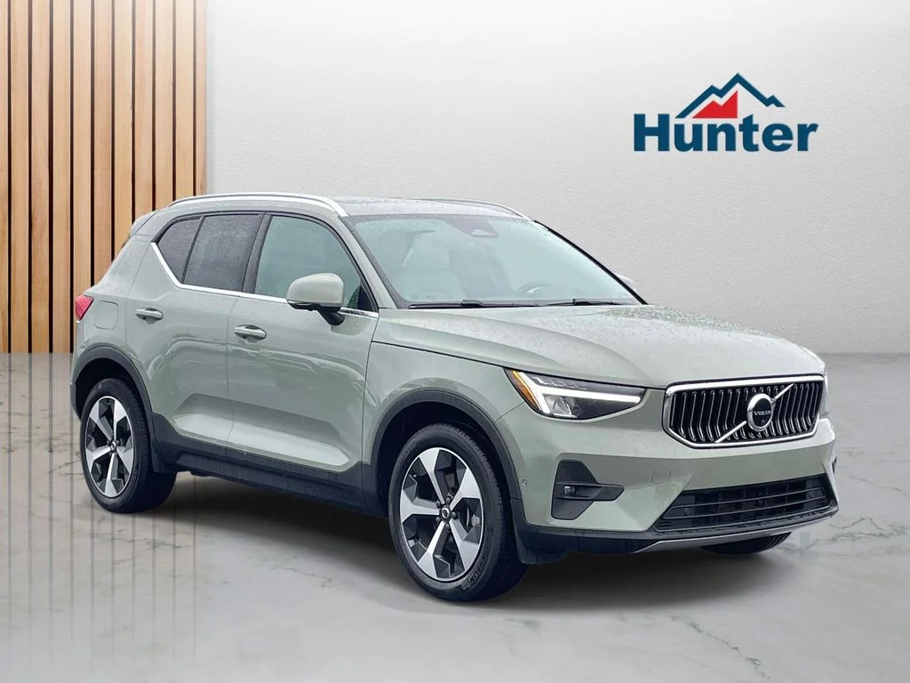 2023 Volvo XC40 B5 Plus Bright AWD's photo