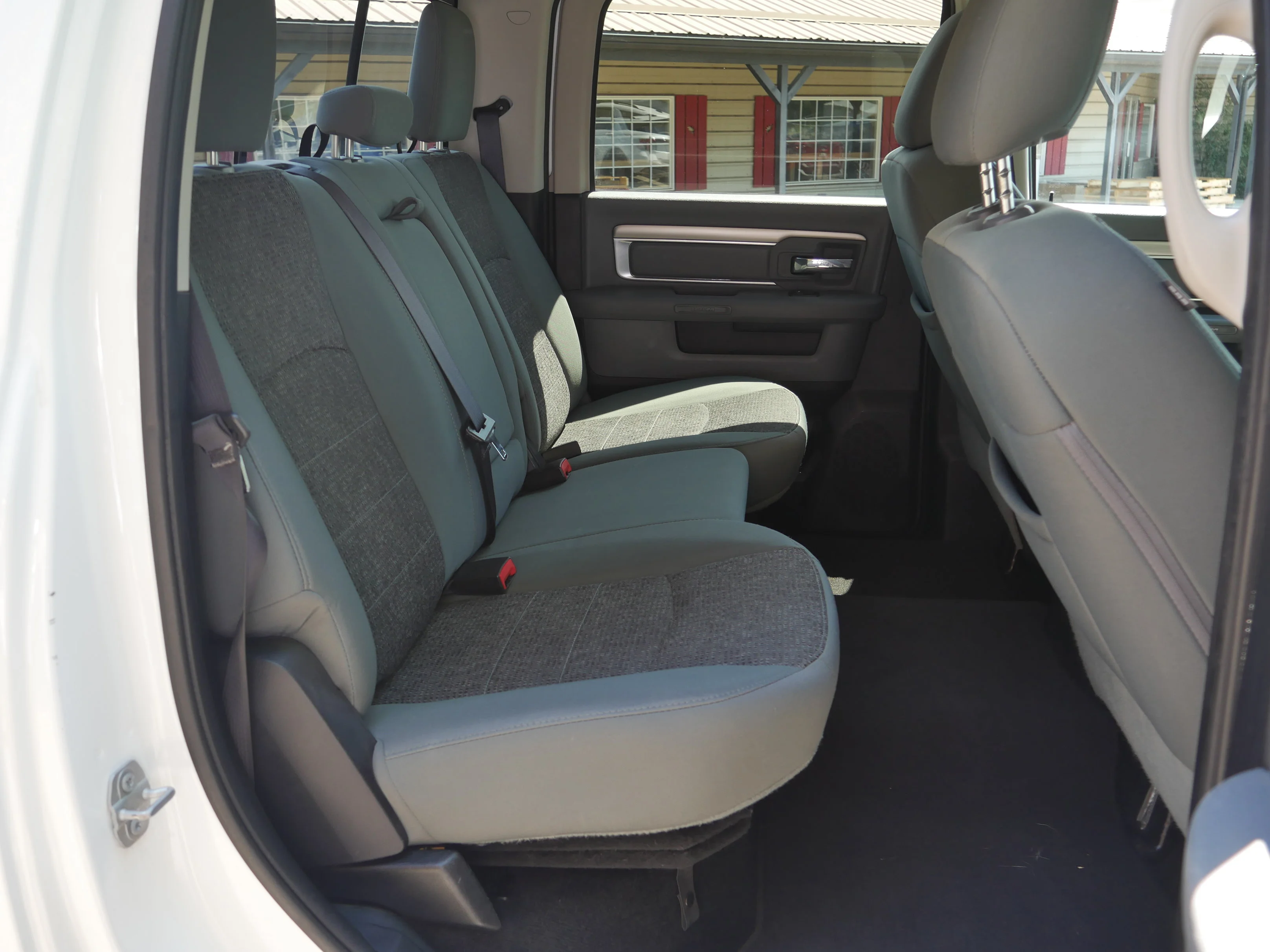 Used 2016 Pearl White Ram Big Horn image 26