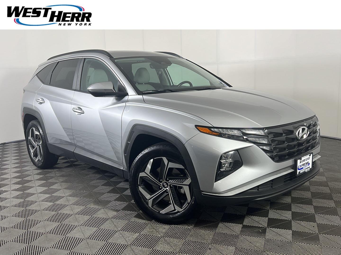 Used 2023 Shimmering Silver Hyundai SEL image 1