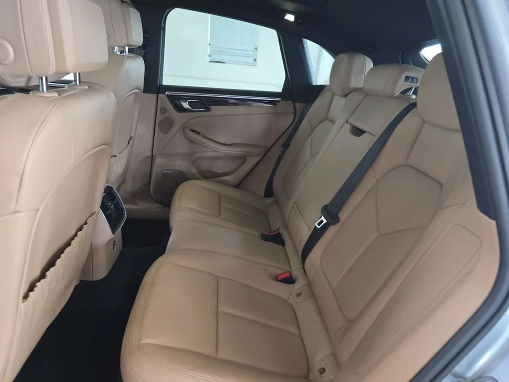 2021 Porsche Macan S - Photo 21