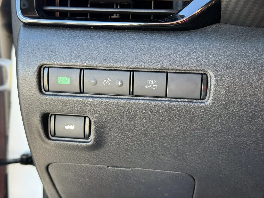 Used 2023 White Nissan SV image 19