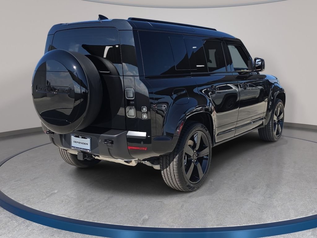 New 2026 Santorini Black LAND ROVER X-Dynamic SE image 5