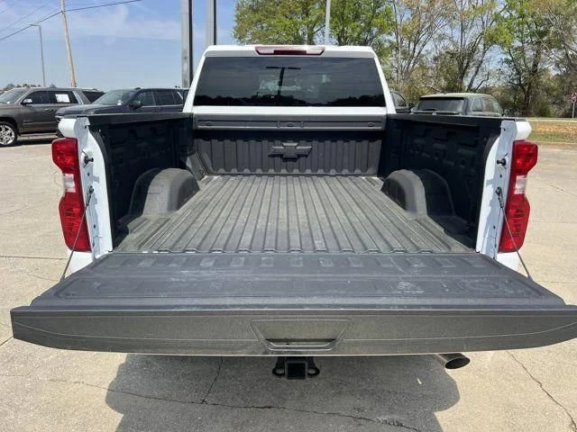 Used 2025 Summit White Chevrolet LT image 21