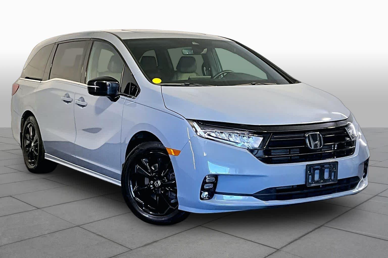 Used 2023 Sonic Gray Pearl Honda Sport image 3