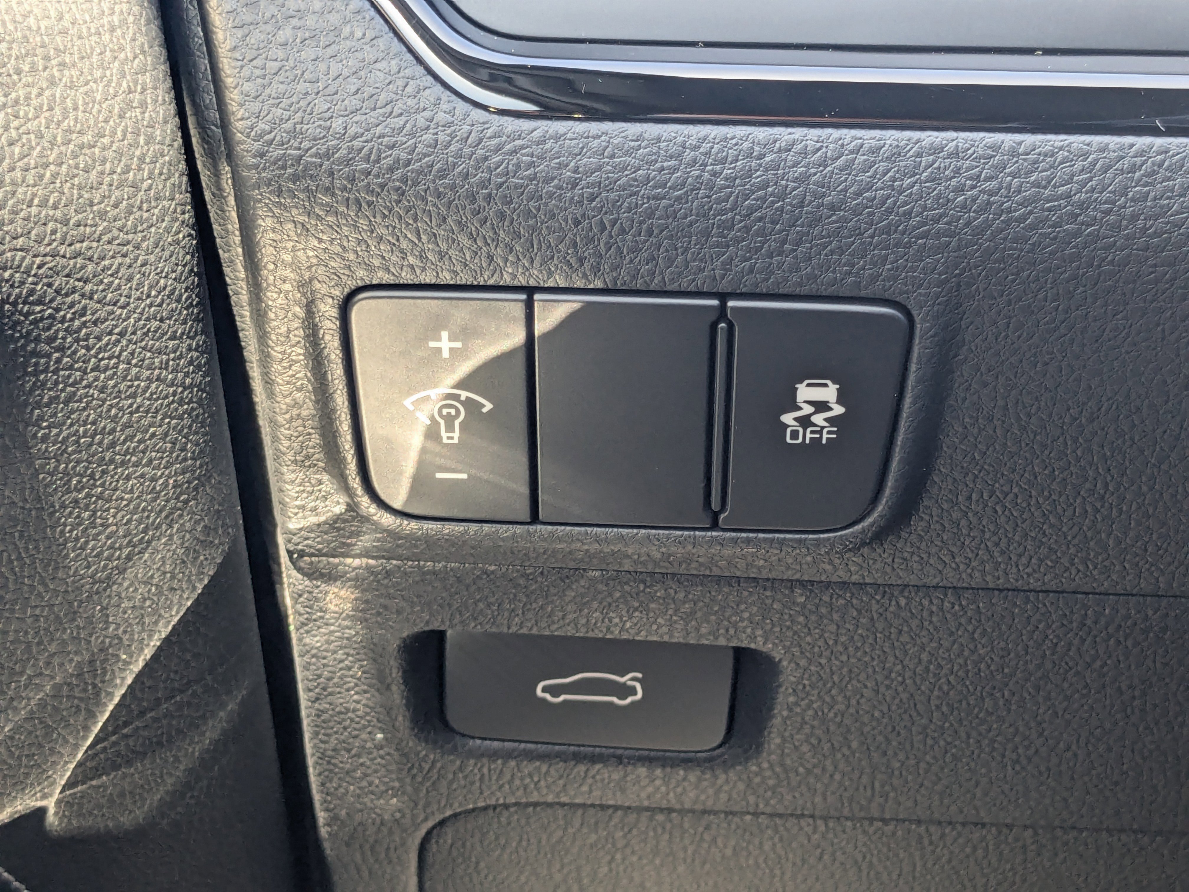 New 2026 Wolf Gray Kia GT-Line FWD image 31