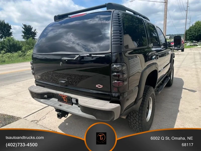Used 2001 Black Chevrolet Sport Utility 4D image 7