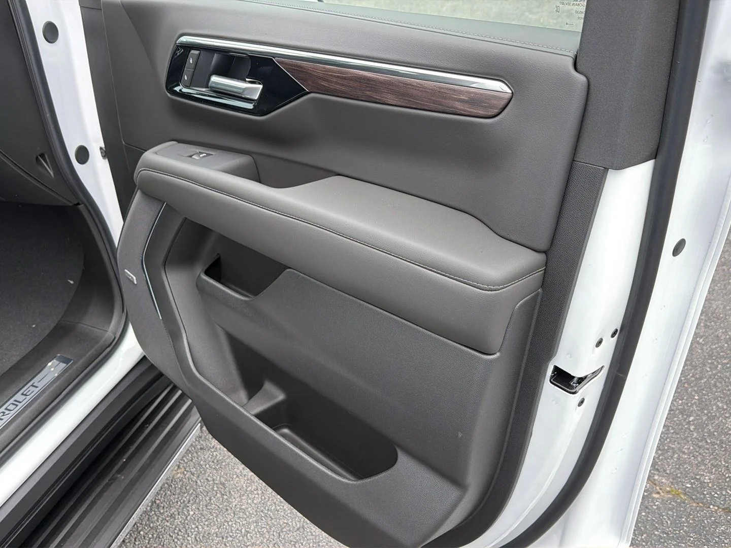 New 2026 Summit White Chevrolet LT image 16