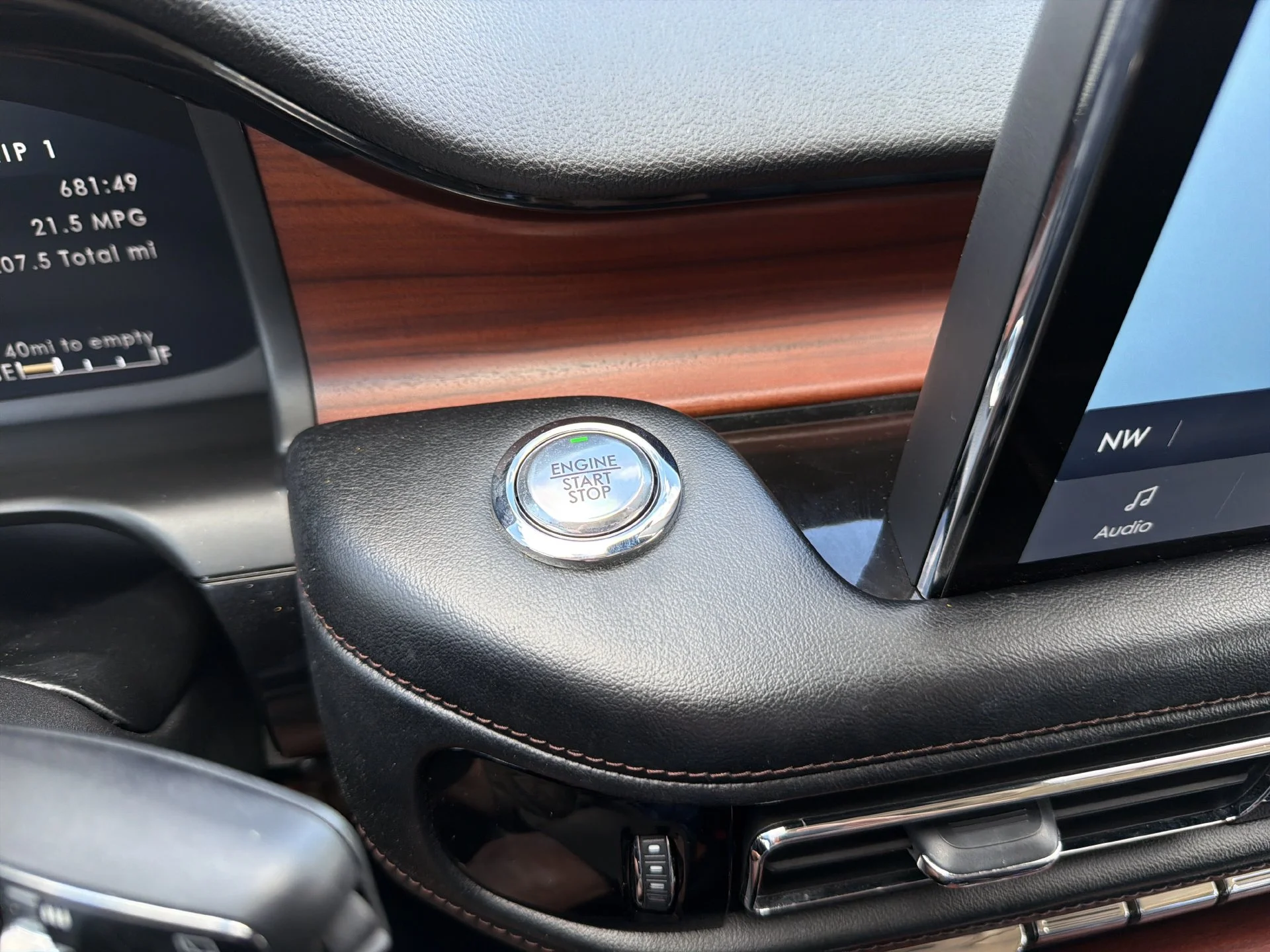 Used 2021 Blue Lincoln Reserve image 31