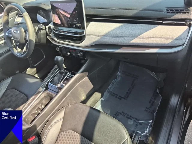 Used 2023 Gray Jeep Latitude image 35