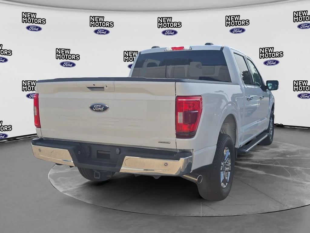 Used 2023 Oxford White Ford XLT image 4