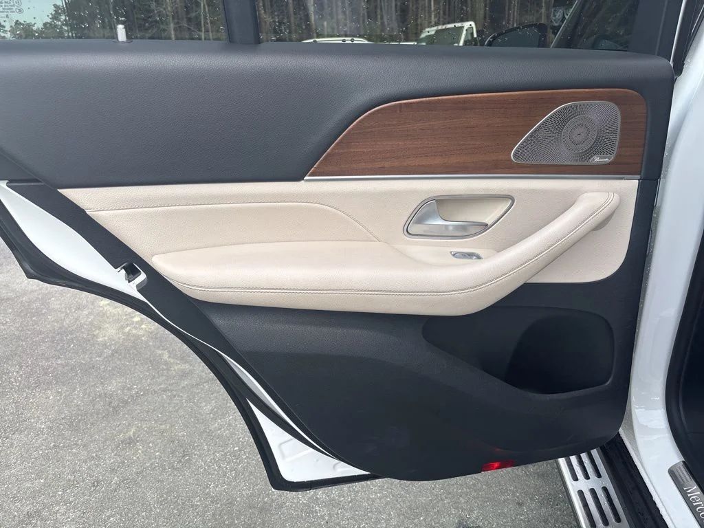 Used 2022 White Mercedes-Benz GLE 350 image 19