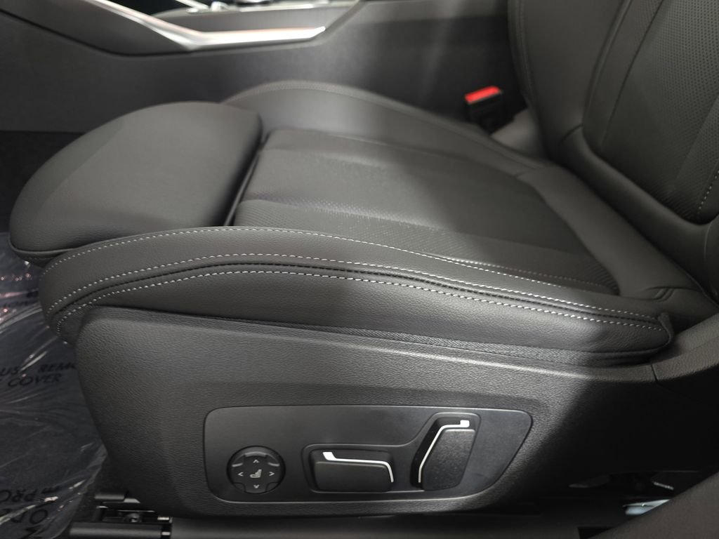 New 2026 Black Sapphire Metallic BMW 330i xDrive image 29