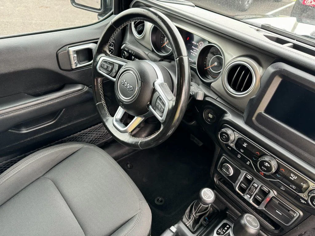 Used 2020 Black Jeep Unlimited Sahara image 28