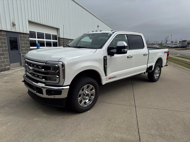 New 2027 Star White Metallic Tri-Coat Ford Lariat image 10