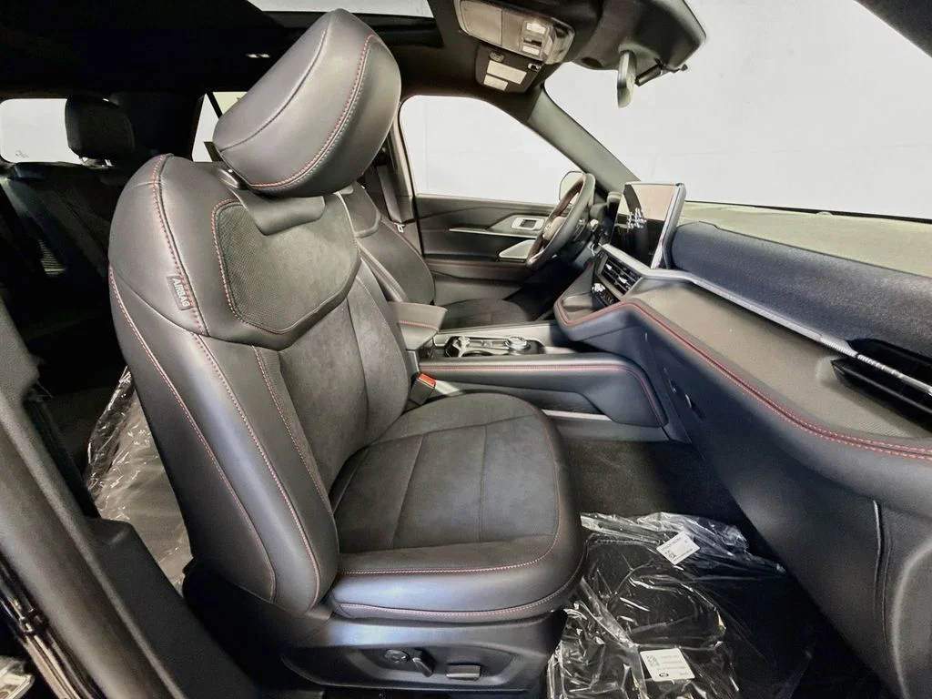 New 2026 Agate Black Metallic Ford ST image 31