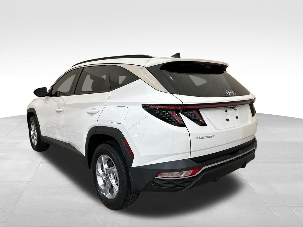 Used 2023 White Hyundai SEL image 3