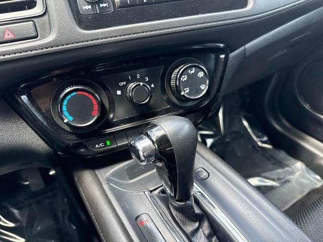 Used 2021 Silver Honda LX image 24