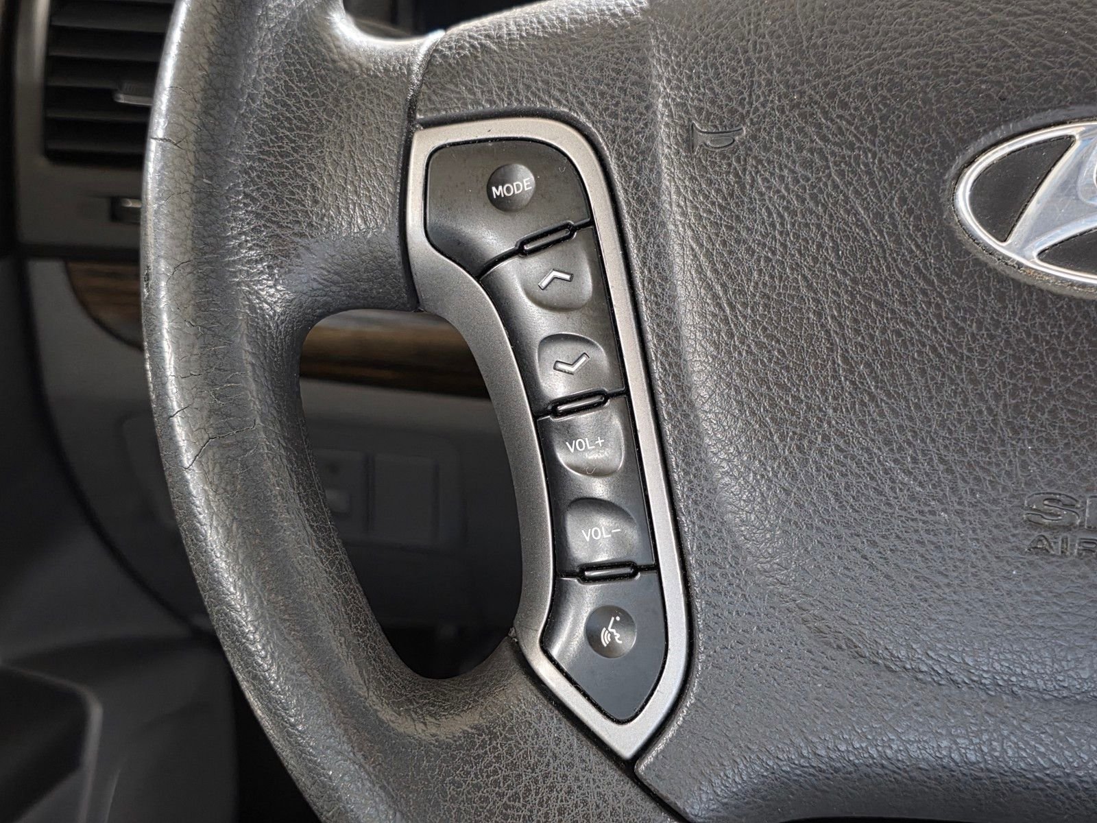 Used 2011 Mineral Gray Hyundai GLS image 30