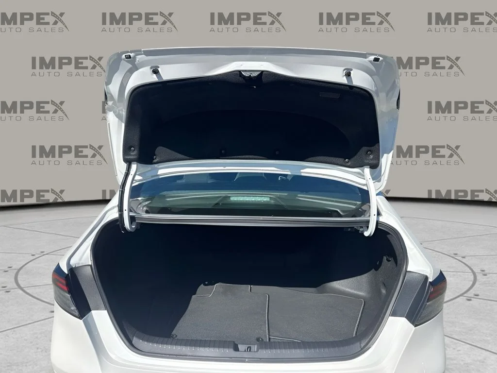 Used 2025 White Honda LX image 25