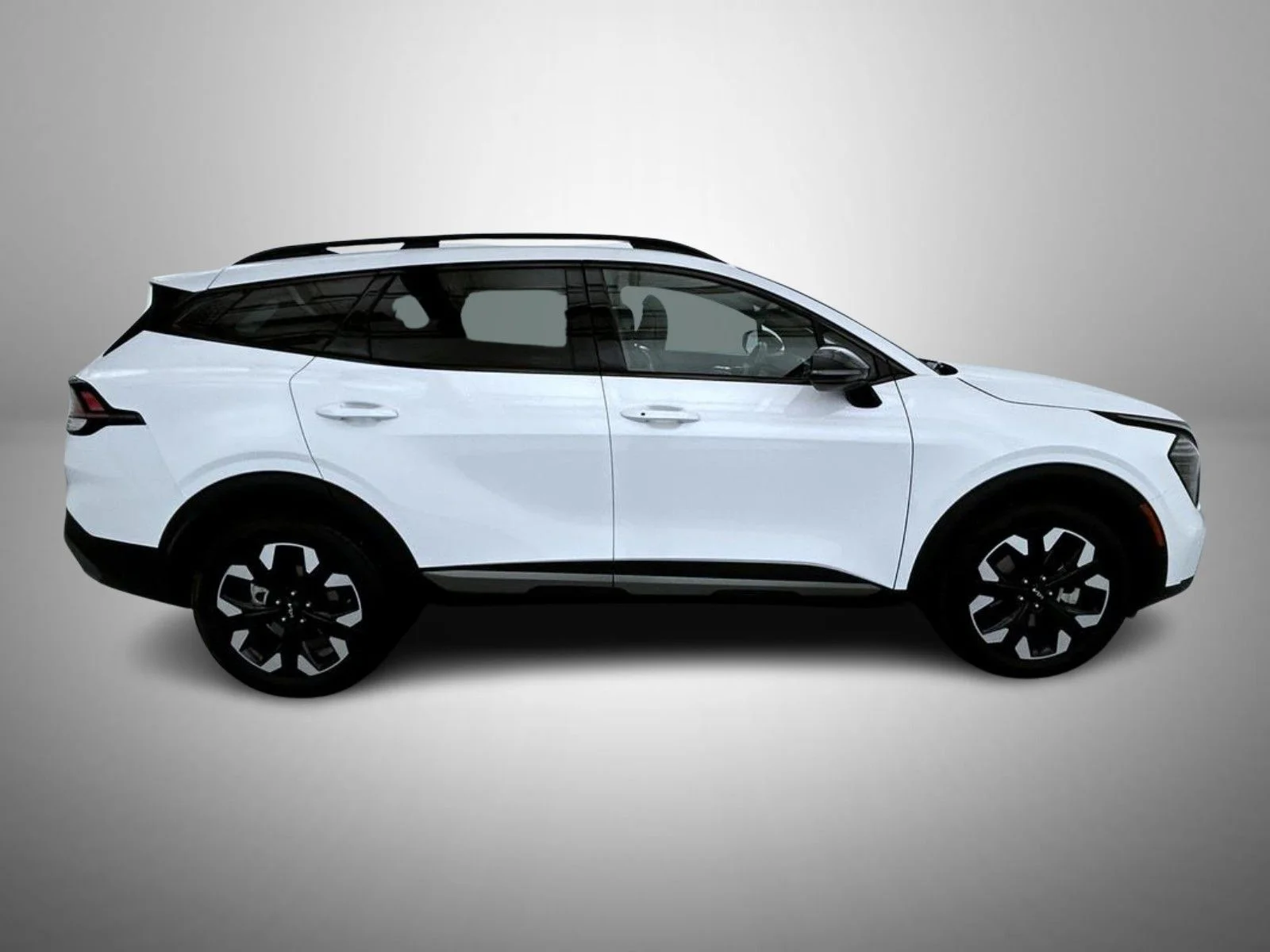 Used 2024 White Kia X-Line image 4