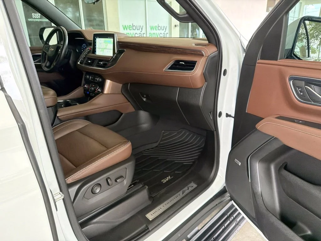 Used 2022 White Chevrolet High Country image 23